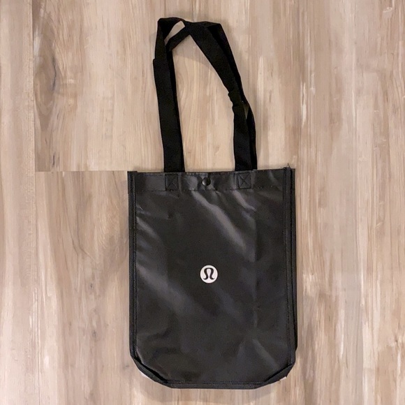 โค๏ธ Two brand new lululemon tote bags - Picture 2 of 4